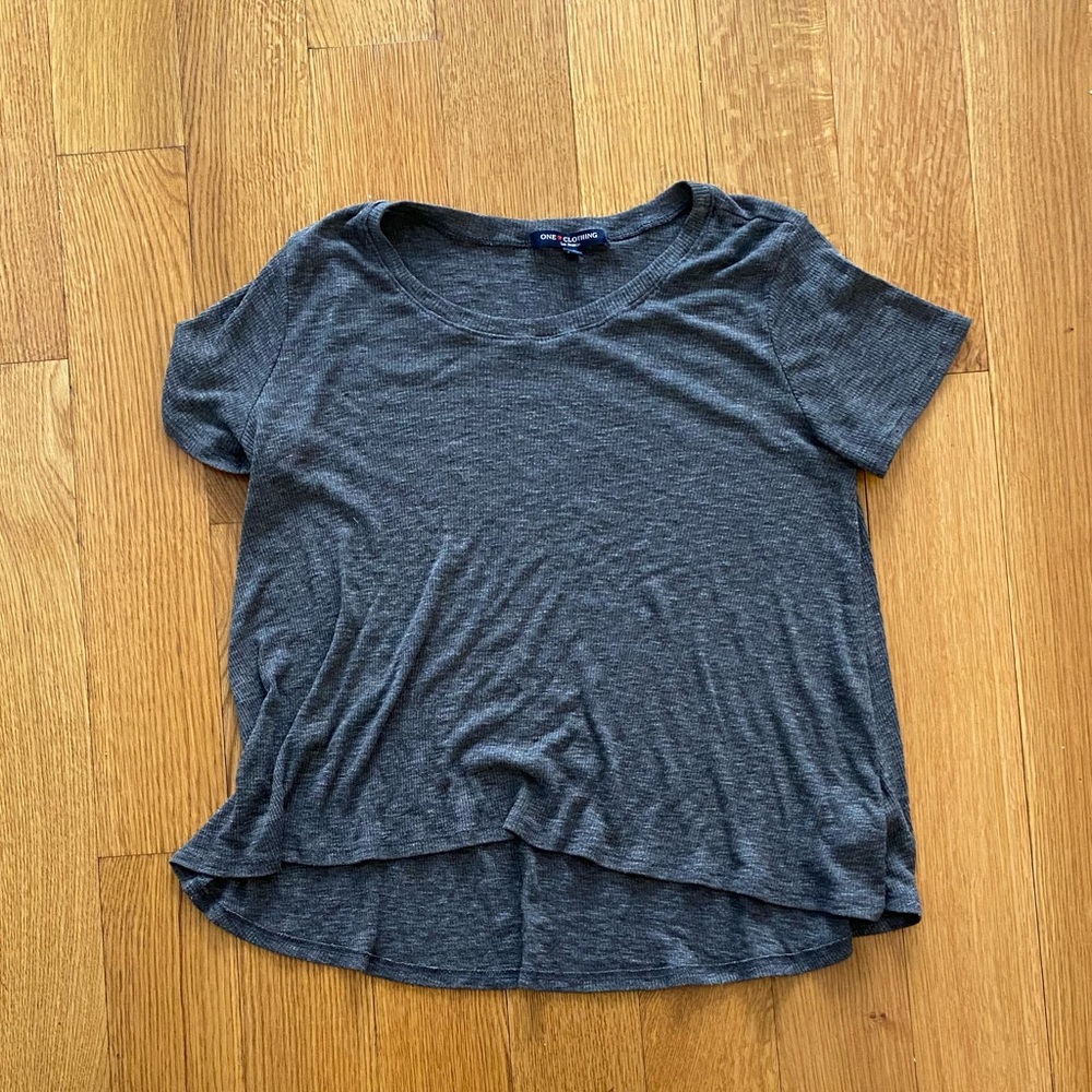 FLOWY GRAY T SHIRT